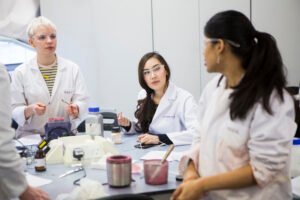 أماكن كورسات مستحضرات التجميل