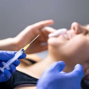 الطب التجميلي الغير جراحي: المميزات والدراسة