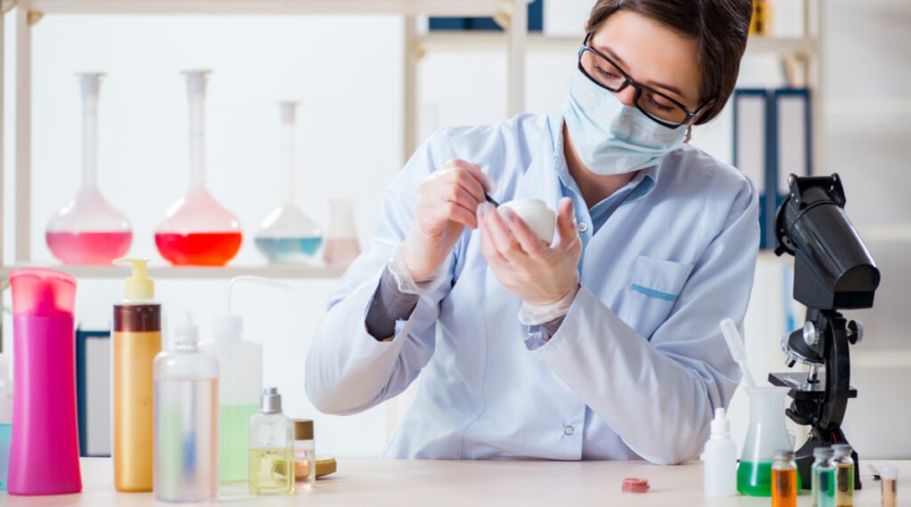 مكونات مواد التجميل