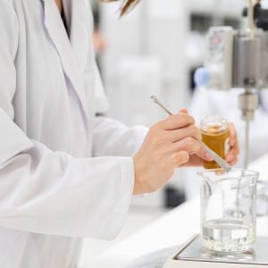 كوزمتك: ما هو مجال الكوزمتك وكيفية احترافه 2026؟