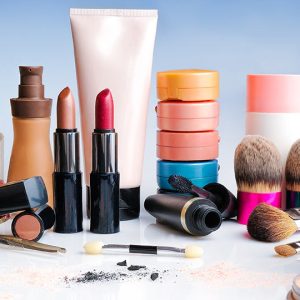 كورس الكوزمتك Produces cosmetic products